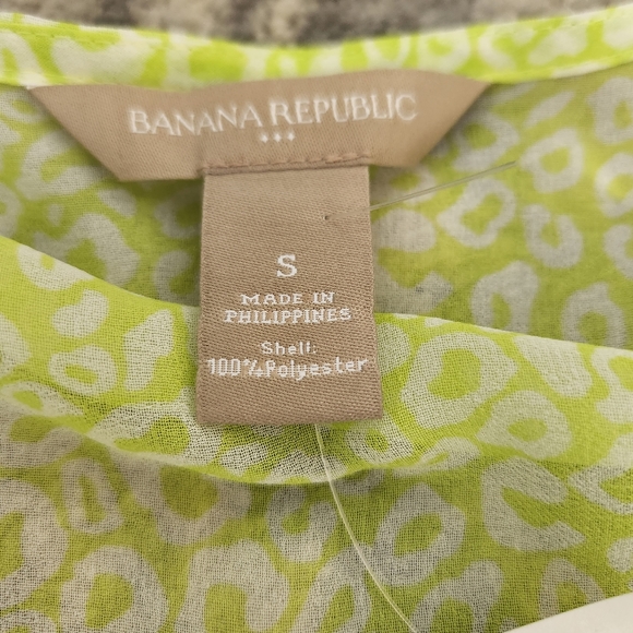 Banana Republic green polyester animal print,sheer long sleeve blouse,women's S. - Picture 2 of 3